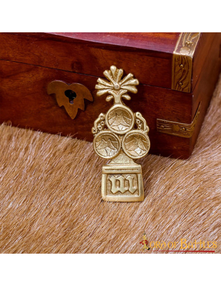 Decorative medieval shamrock for belts