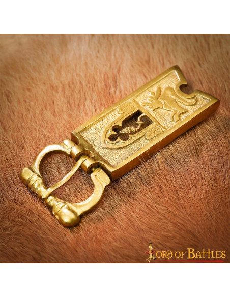 Thistle buckle for medieval belts