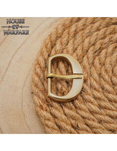 Small medieval belt buckle in brass Small medieval belt buckle in brass