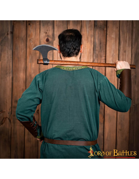 Long Viking ax with carbon steel head