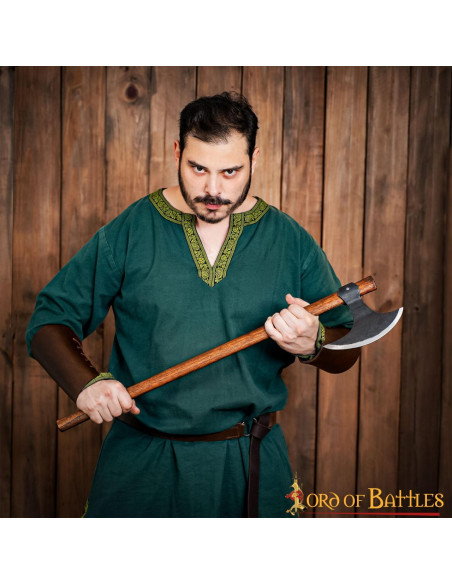 Long Viking ax with carbon steel head