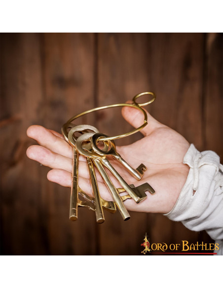 Set 5 keys with keychain of medieval...
