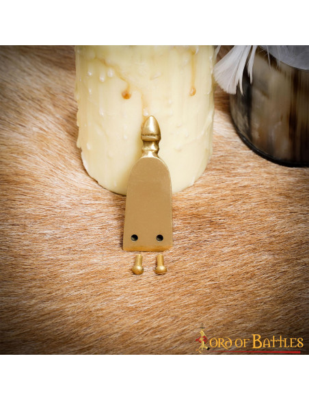 Closure of medieval belt in brass...