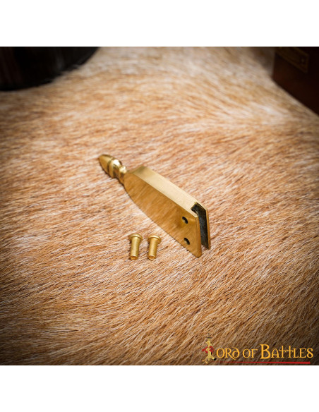 Closure of medieval belt in brass...