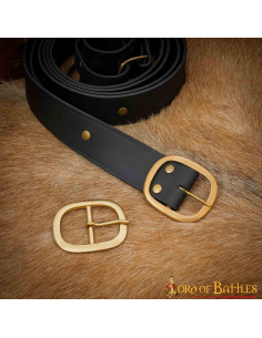 Medieval oval belt buckle (6.1x7.2 cm.)) 2