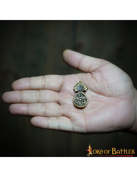 Set of 5 pineapple ornaments in aged...