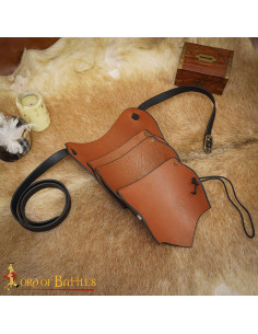 Celtic horse shoulder pad in the shape of scales - Garnet 2