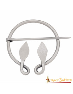 Celtic leaf brooch in stainless steel