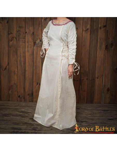 Medieval adventurous princess dress...