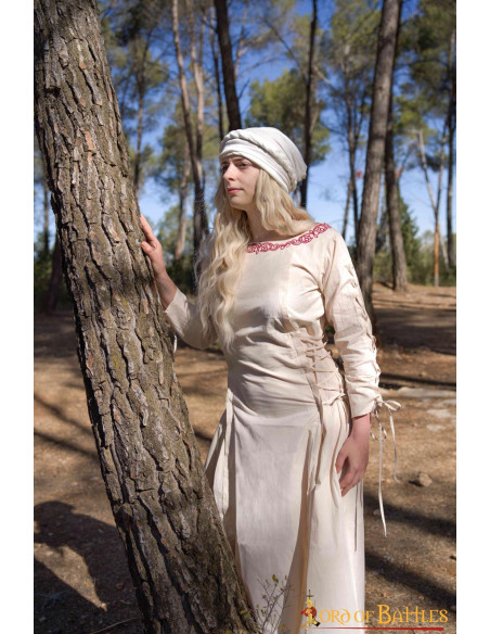 Medieval adventurous princess dress...