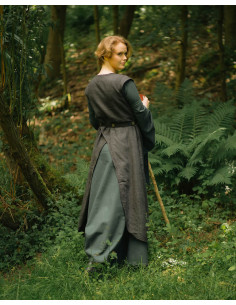 Vysera surcoat with front and rear openings 2