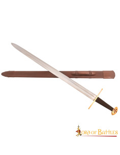 One-handed Templar functional sword with walnut pommel 2