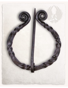 Large Angús fibula for dresses and capes 2