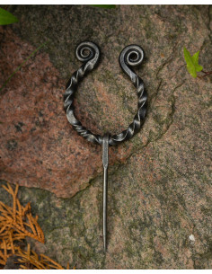 Small Angús fibula for dresses and capes