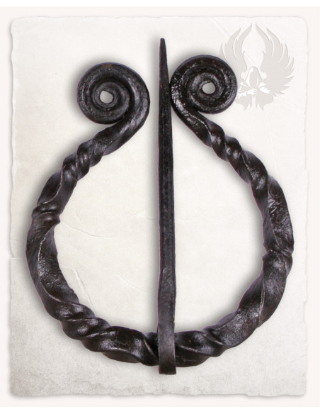 Small Angús fibula for dresses and capes