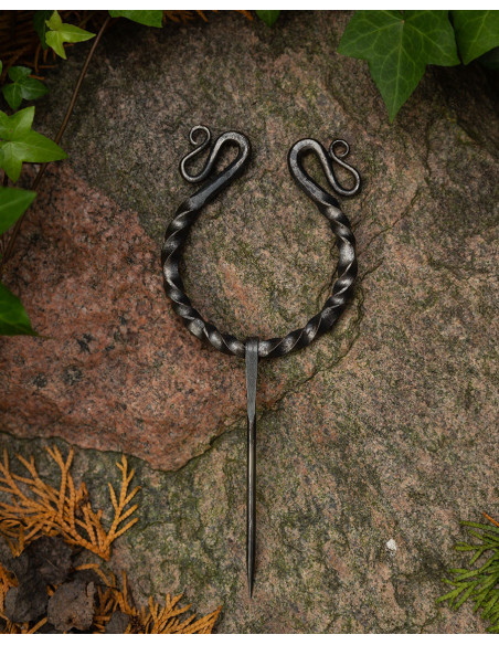 Small Lyra fibula for dresses and capes