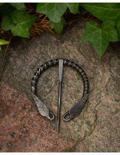 Fibula Silvana leaves for dresses and capes