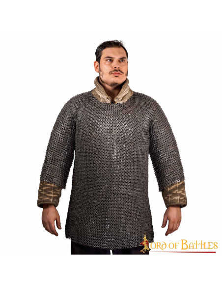 Long-sleeved chain mail with flat...