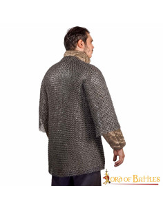 Long-sleeved chain mail with flat riveted rings 2