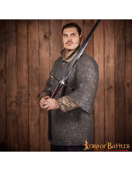 Long-sleeved chain mail with flat...