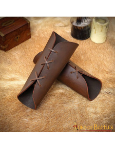 Medieval smooth brown leather bracelets (23 cm.) 2