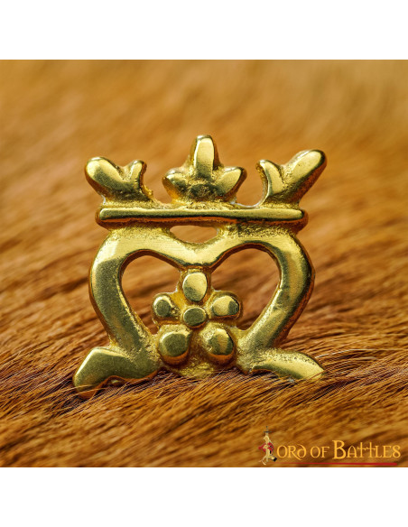 Set of 5 decorative medieval crowns...