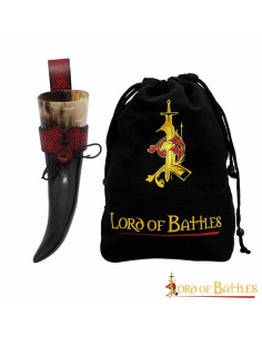 Northern hunters' horn with garnet baldric (700 ml.)