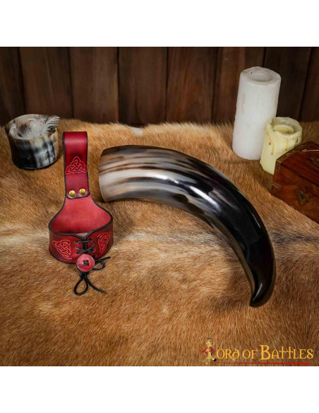 Northern hunters' horn with garnet...
