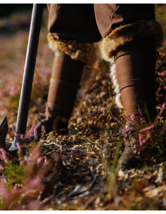 Brown leather greaves Simons models