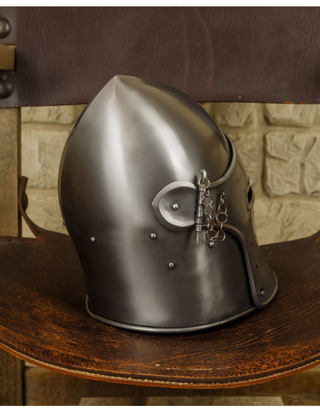 Polished steel basin with Magnus... Polished steel basin with Magnus...