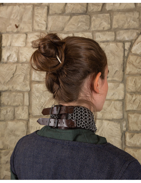 Richard model chain mail necklace,...