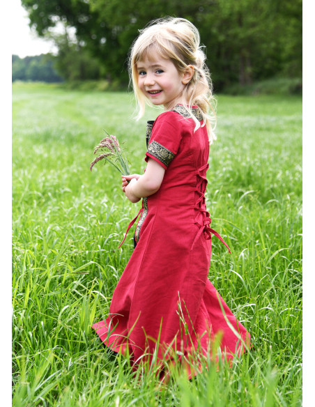 Leonor Medieval girl dress in short... Leonor Medieval girl dress in short...