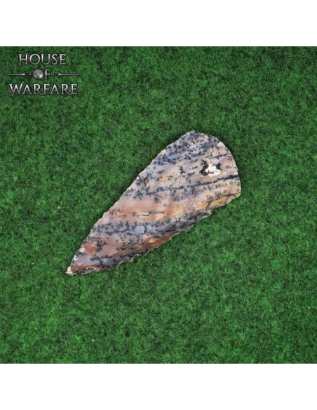 Historical flint stone arrowhead (6 cm.)