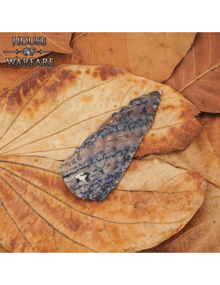 Historical flint stone arrowhead (6 cm.)