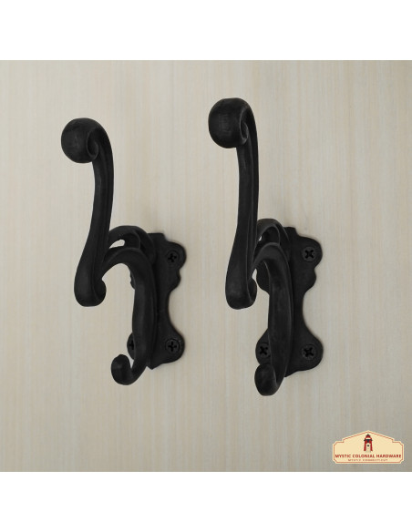 Set of 2 wall hooks (cast iron)