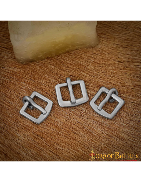 Pack of 3 steel buckles (1.8 x 2 cm.) Pack of 3 steel buckles (1.8 x 2 cm.)
