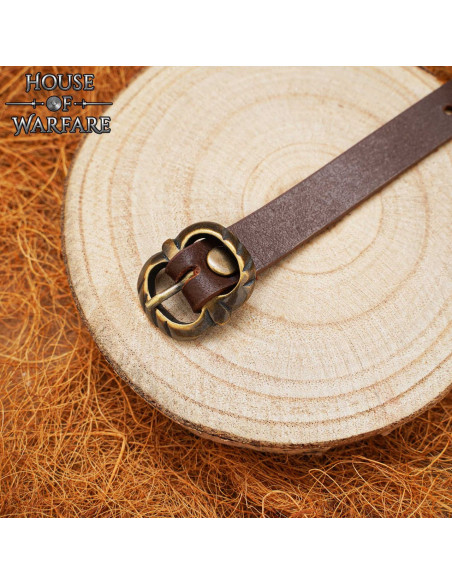 Small aged brass buckle (3.1 x 2.7 cm.) Small aged brass buckle (3.1 x 2.7 cm.)