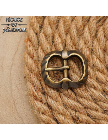 Small aged brass buckle (3.1 x 2.7 cm.) Small aged brass buckle (3.1 x 2.7 cm.)