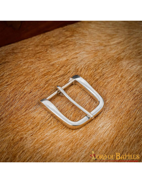 Classic steel buckle (4.3 x 4.2 cm.)