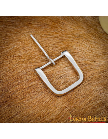 Classic steel buckle (4.3 x 4.2 cm.)