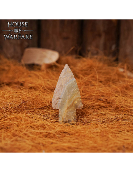 Small flint stone arrowhead (6 cm.)