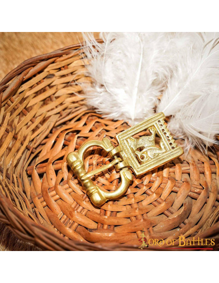 Medieval brass wolf buckle (6.2 x 2.8... Medieval brass wolf buckle (6.2 x 2.8...