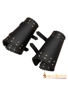 Medieval leather bracers with studs (17 cm.) 2