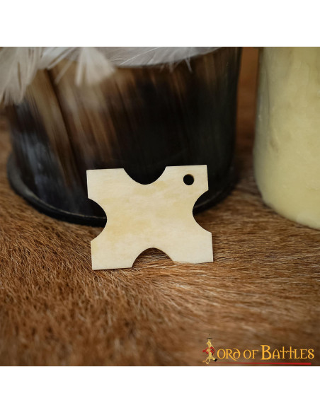 Decorative bone tablet (3.8 x 3.1 cm)