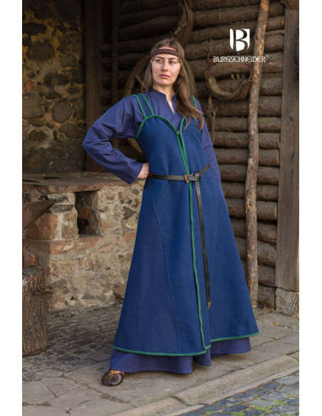 Medieval dress model Rus Katarzyna,...