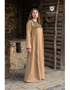 Medieval dress model Rus Jadwiga, Camel
