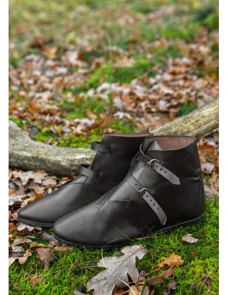 Medieval ankle boots, 2 buckles, brown