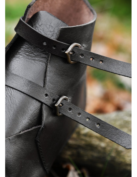 Medieval ankle boots, 2 buckles, brown