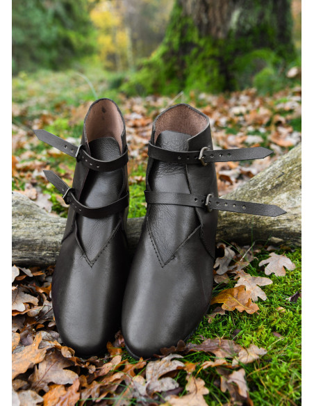Medieval ankle boots, 2 buckles, brown