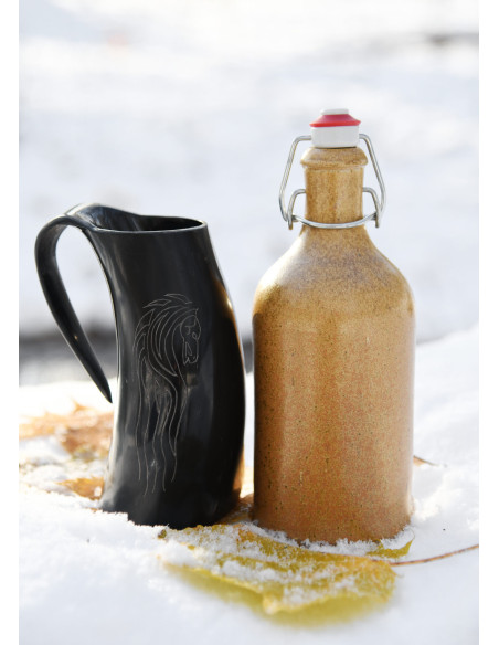 Viking beer mug horses in horn...